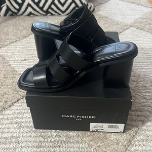 New Marc Fisher LTD Louisa Sandal in black size 8.5